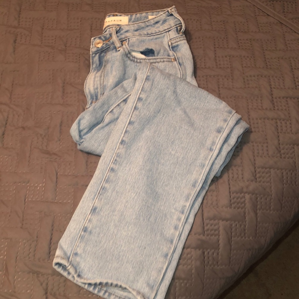 Light Washed Mom Jeans